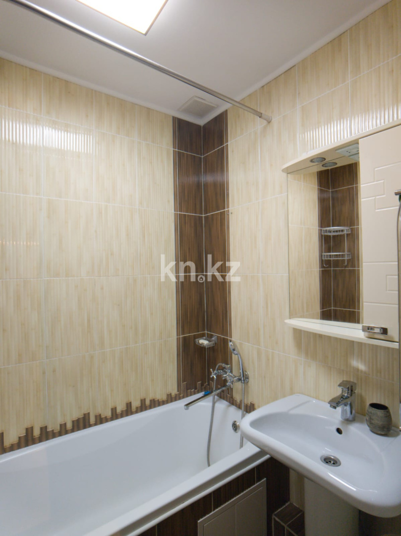 Аренда 1-комнатной квартиры посуточно, 40 м², мкр-н Степной-2, дом  73 в Караганде - фото 7