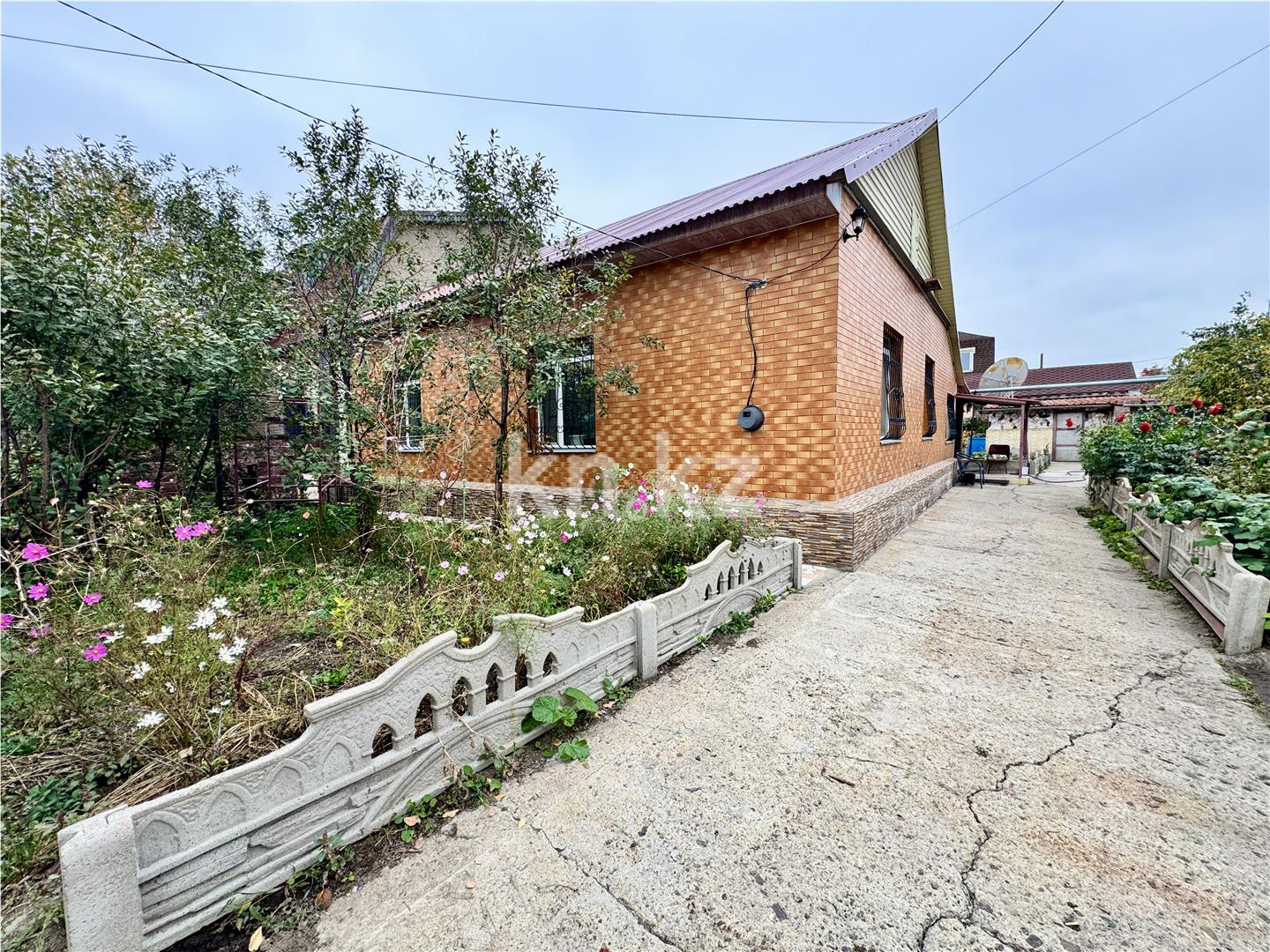 Продажа 4-комнатного дома, 76.4 м², ул. Космодемьянской, дом  11/1 в Караганде