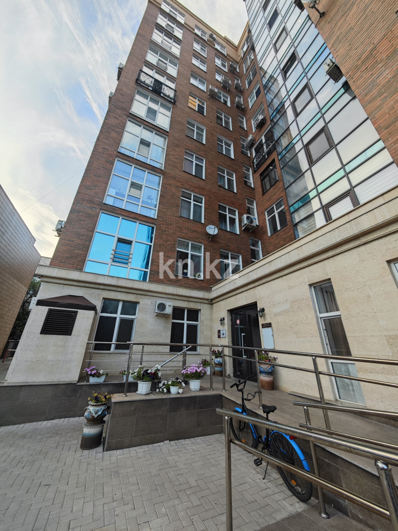 Продажа 2-комнатной квартиры, 57 м², ул. Комиссарова, дом  10/3 в Караганде - фото 12