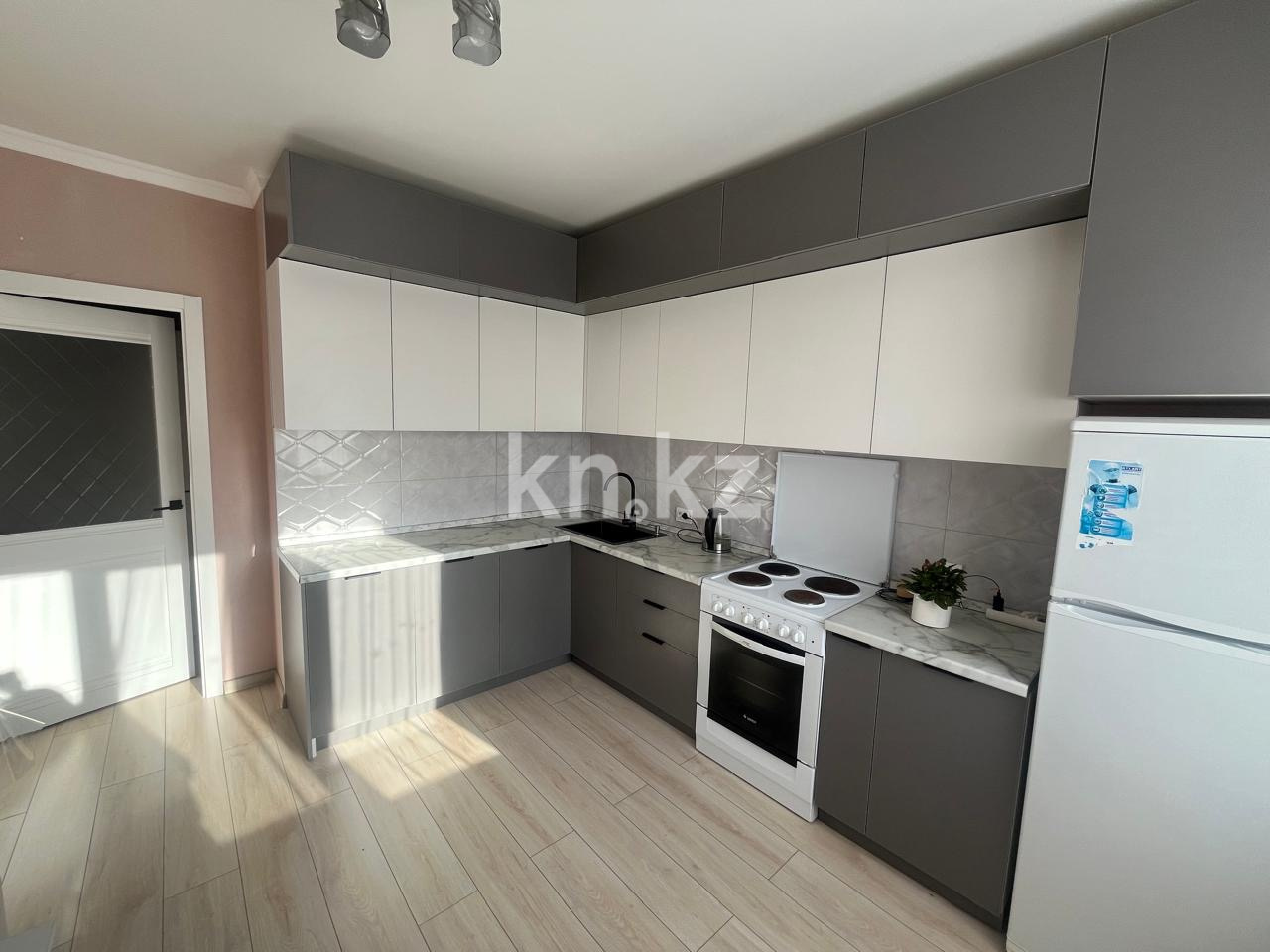 Аренда 1-комнатной квартиры, 42 м² в Астане