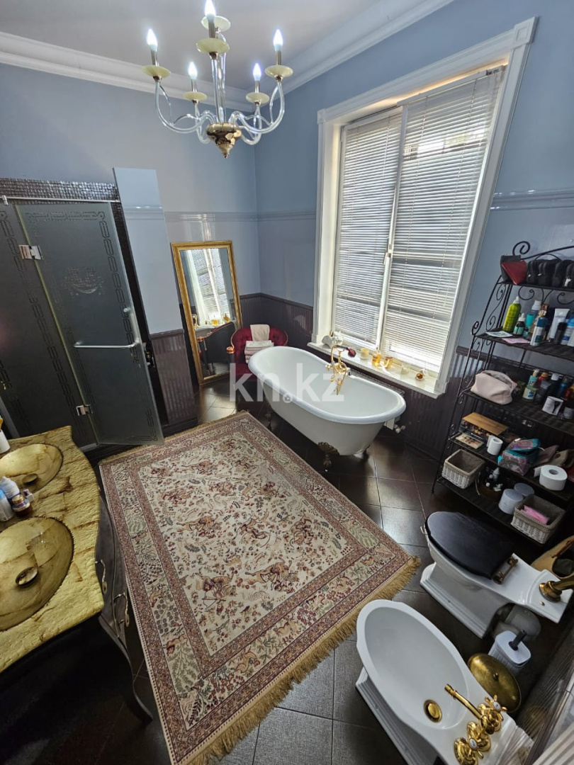 Продажа 6-комнатного дома, 600 м², ул. Оспанова в Алматы - фото 12