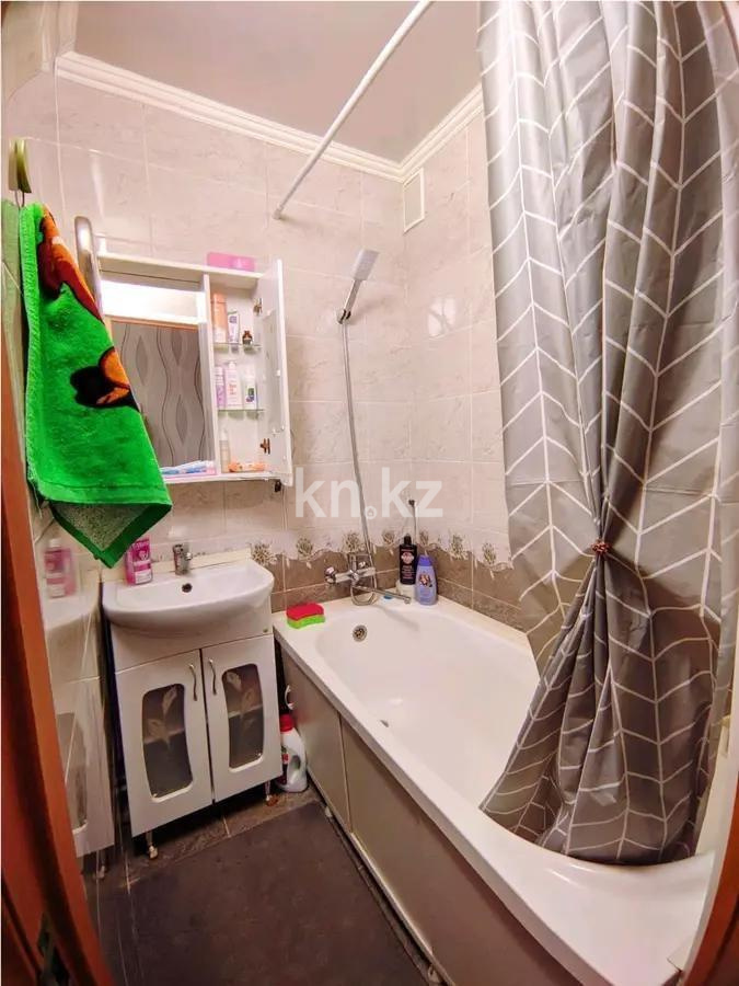 Продажа 2-комнатной квартиры, 45 м², мкр-н 18, дом  2 в Караганде - фото 4