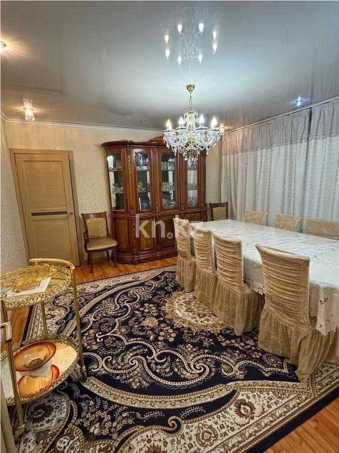 Продажа 4-комнатной квартиры, 75 м², пр. Строителей, дом  7 в Караганде