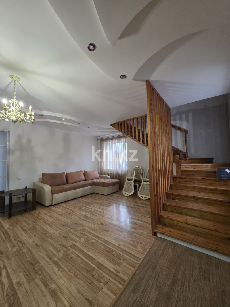 Аренда 6-комнатного дома, 200 м² в Астане
