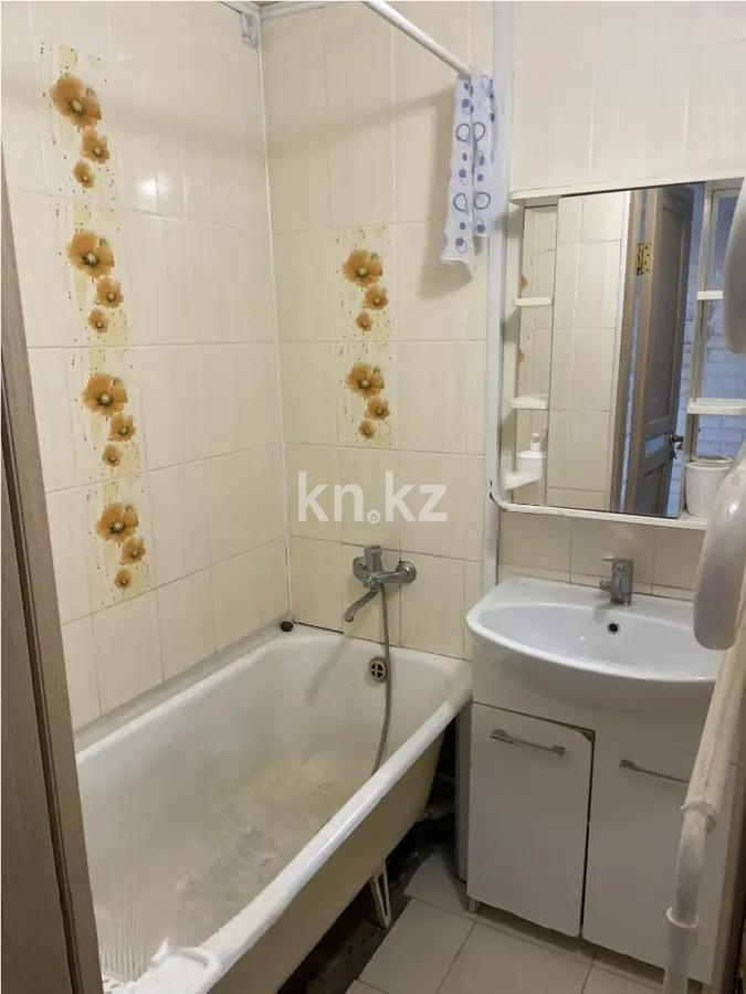 Продажа 3-комнатной квартиры, 52 м², пр. Строителей, дом  11 в Караганде - фото 4