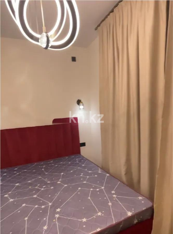 Продажа 3-комнатной квартиры, 43 м², ул. Толе би, дом  285/8 в Алматы