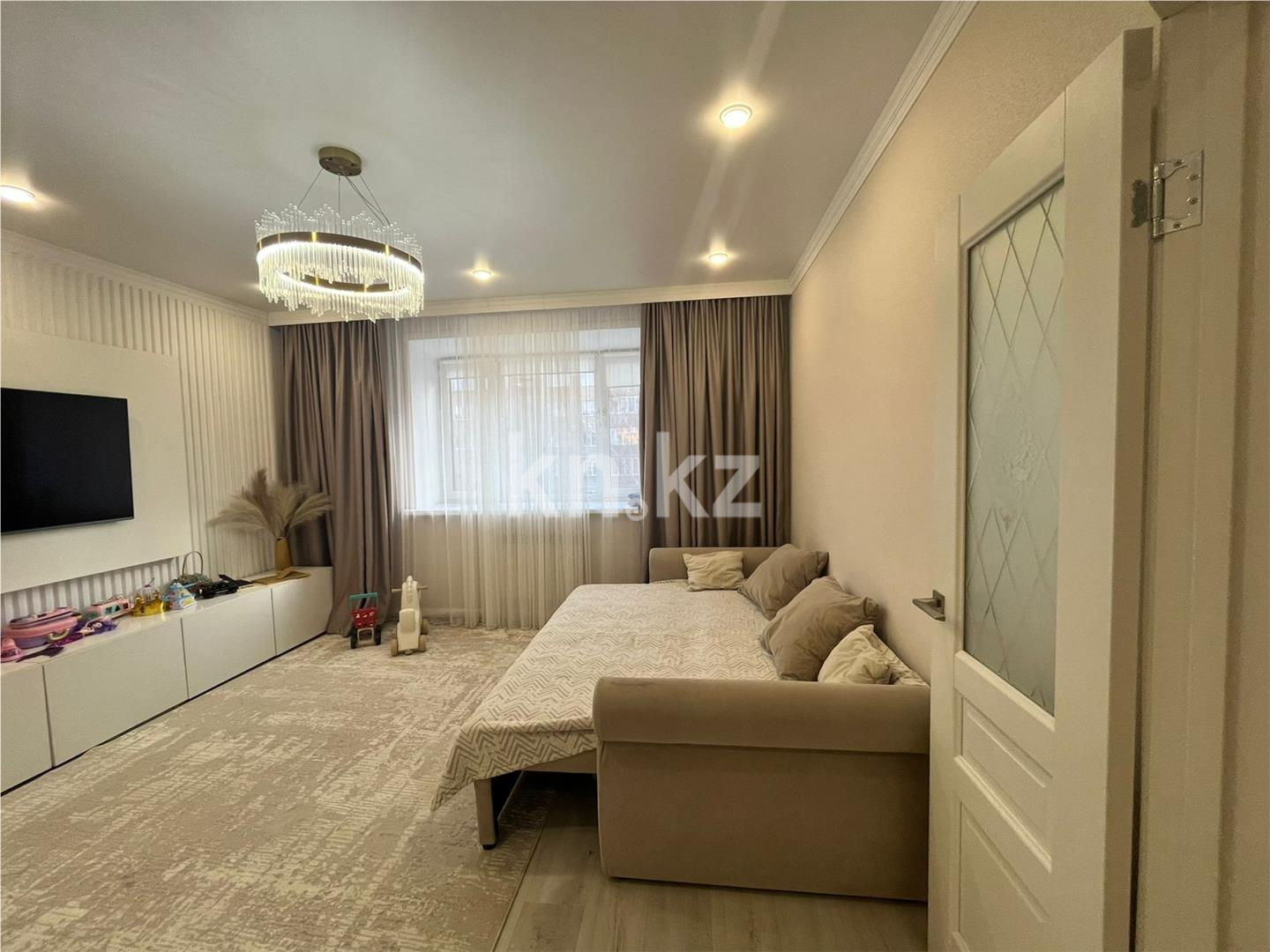 Продажа 3-комнатной квартиры, 70 м², ул. Сатыбалдина в Караганде - фото 3