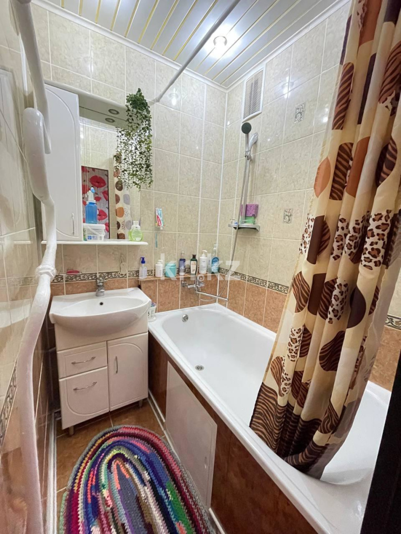 Продажа 4-комнатной квартиры, 61.4 м², ул. Каирбекова, дом  405 в Костанае - фото 10