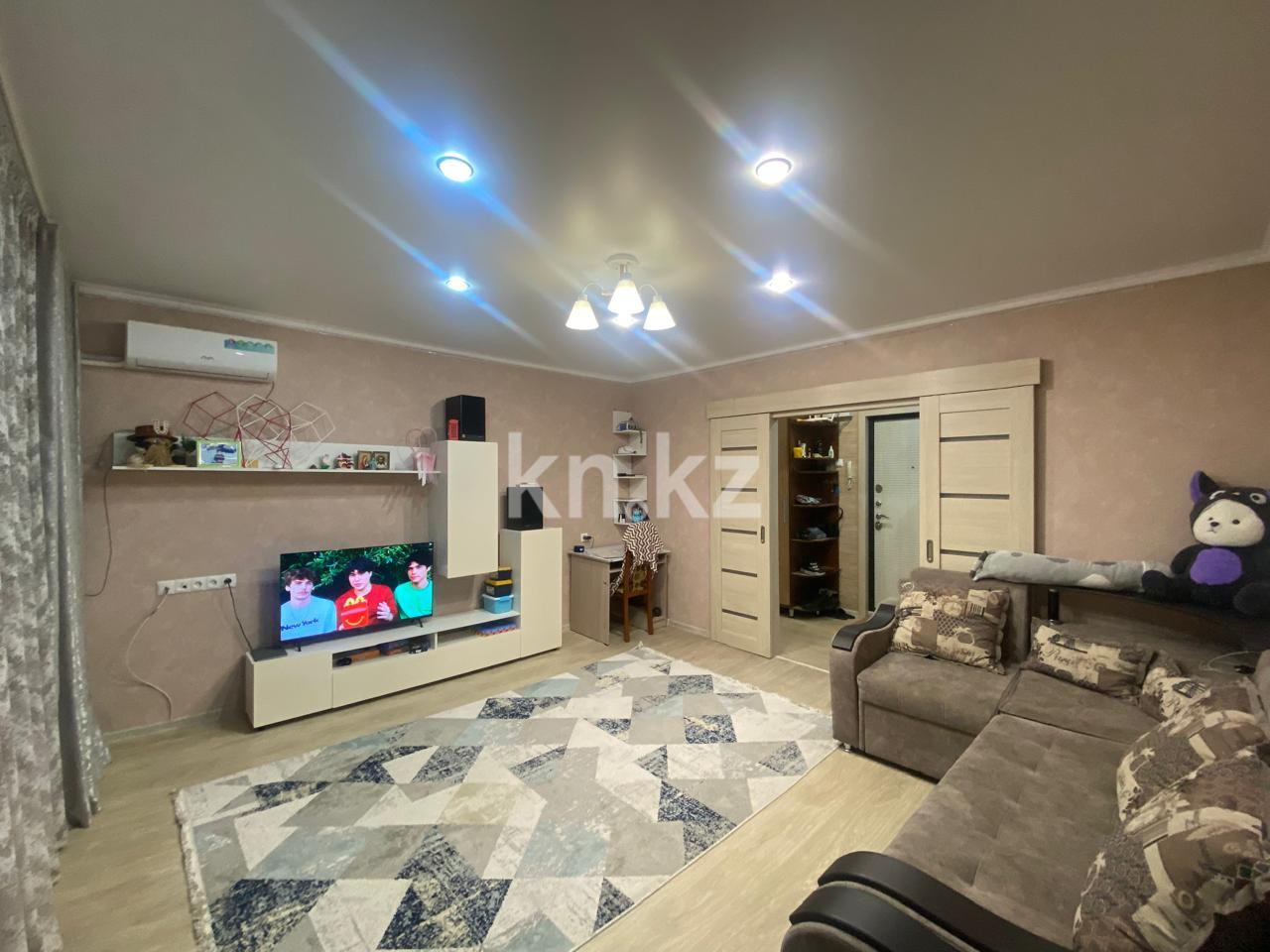 Продажа 2-комнатной квартиры, 53 м², ул. Сатыбалдина в Караганде - фото 3