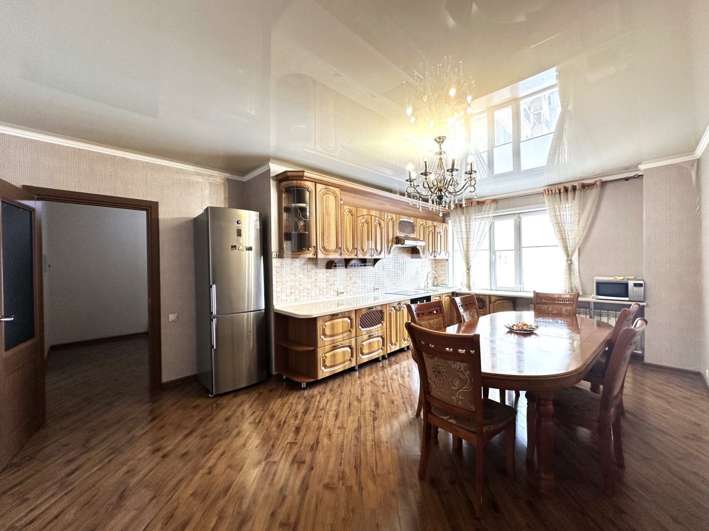 Аренда 3-комнатной квартиры, 117 м², пр. Шахтеров, дом  60 в Караганде - фото 2