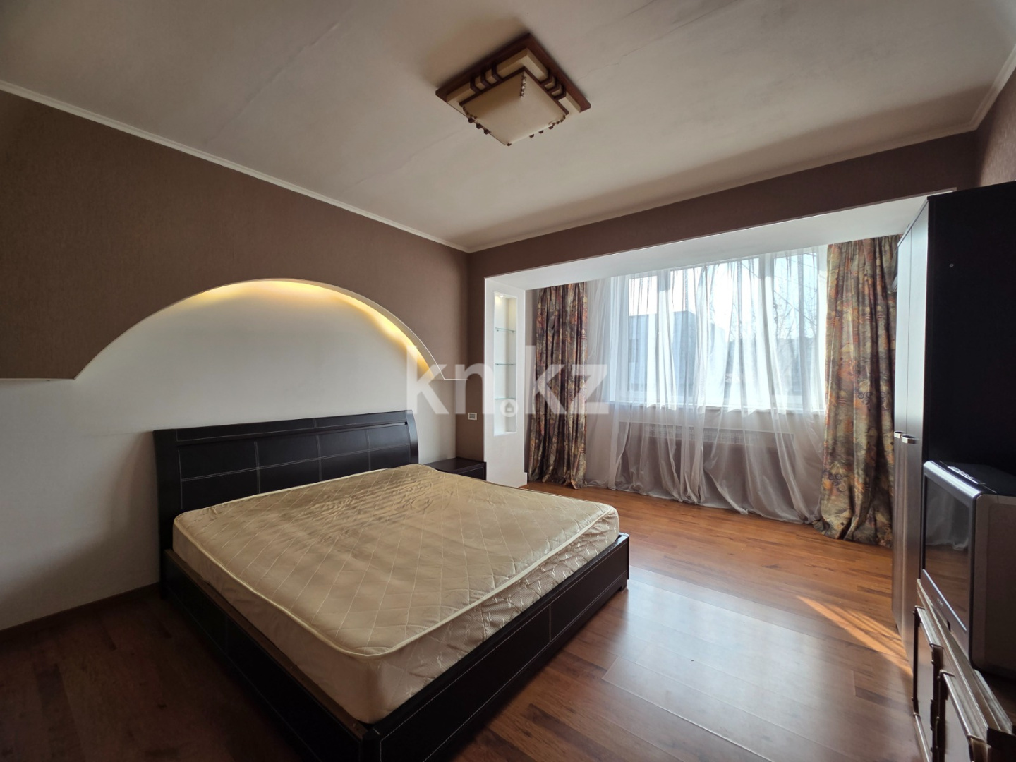 Продажа 2-комнатной квартиры, 92 м² в Алматы