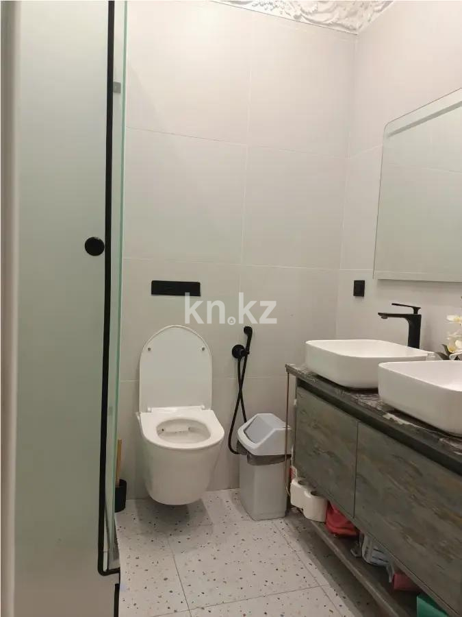 Продажа 3-комнатной квартиры, 80 м², ул. Омарова, дом  2 в Астане - фото 5