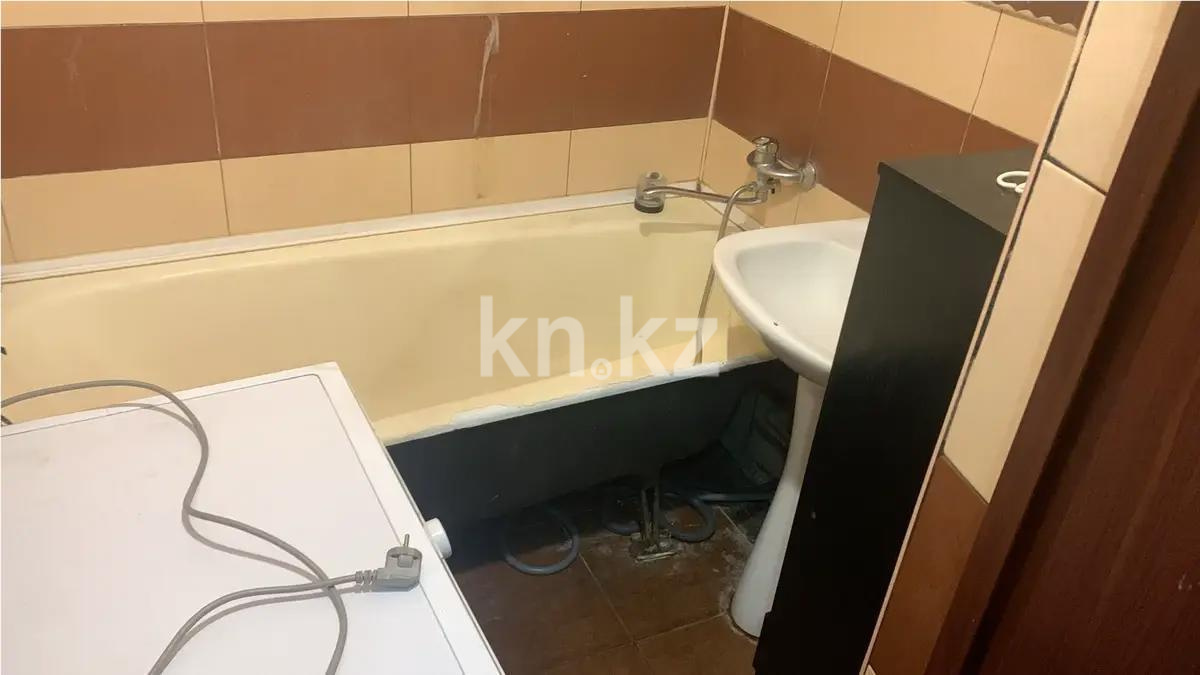 Продажа 3-комнатной квартиры, 64.7 м² в Алматы - фото 4