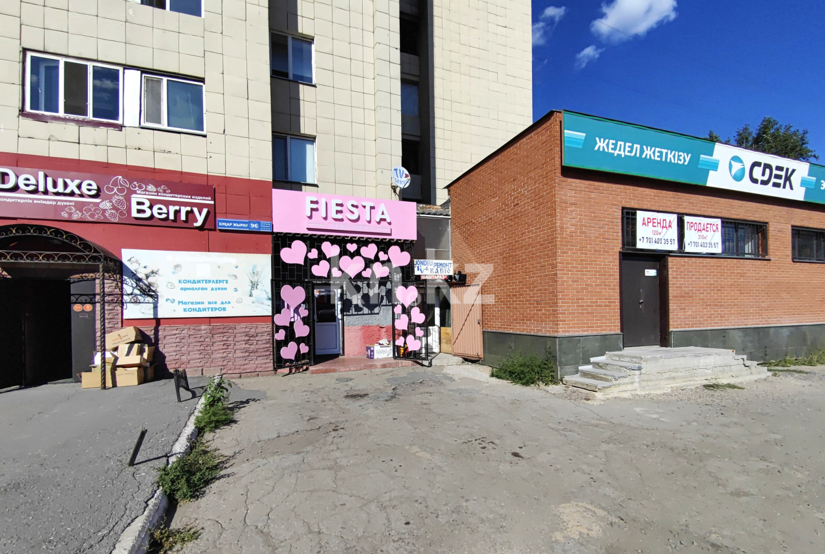 Продажа , 60 м², пр. Бухар-жырау, дом  96 в Караганде