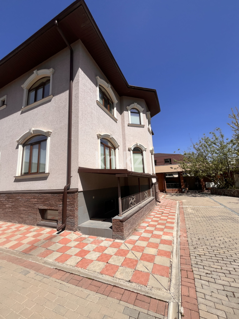 Продажа 7-комнатного дома, 400 м² в Алматы