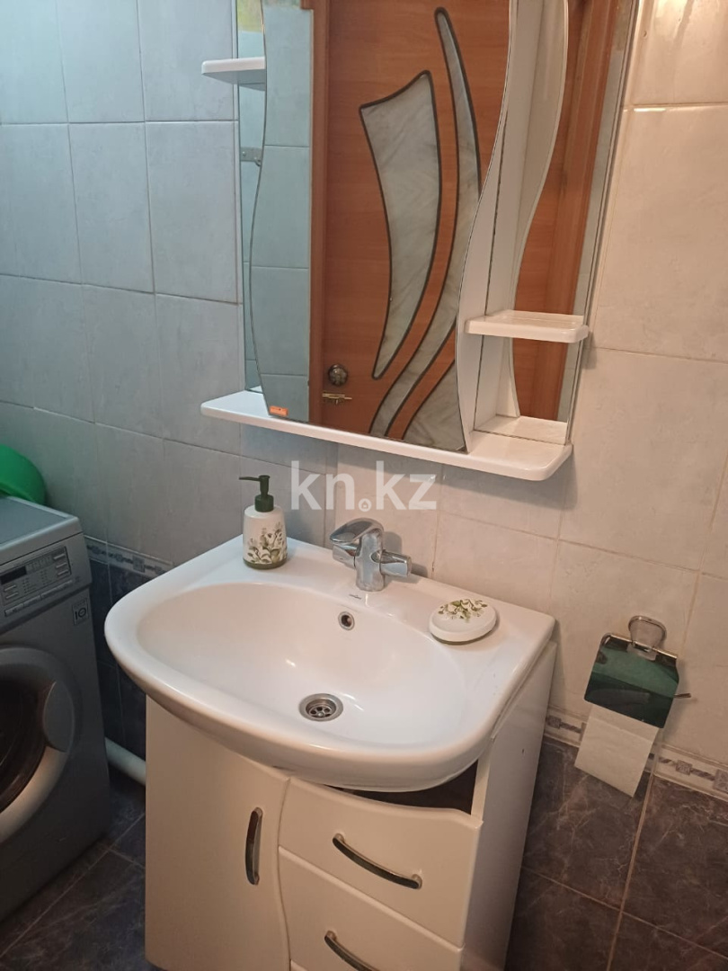 Аренда 2-комнатной квартиры посуточно, 55 м², ул. Казахстан, дом  64 в Усть-Каменогорске - фото 11