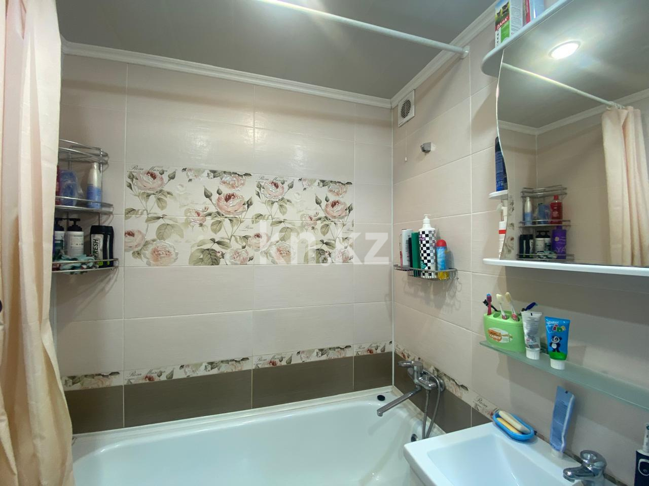 Продажа 2-комнатной квартиры, 53 м², ул. Сатыбалдина в Караганде - фото 9