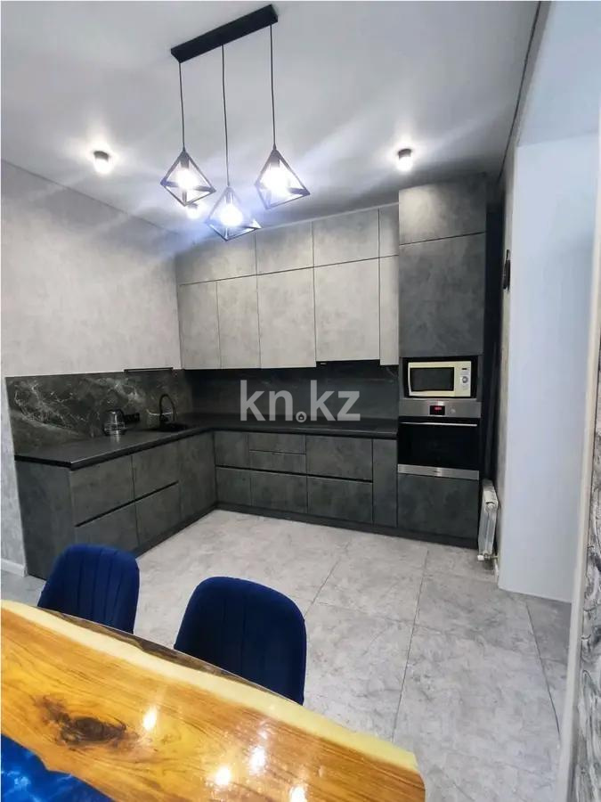 Продажа 3-комнатной квартиры, 90 м², ул. Дюсембекова, дом  83/2 в Караганде - фото 4