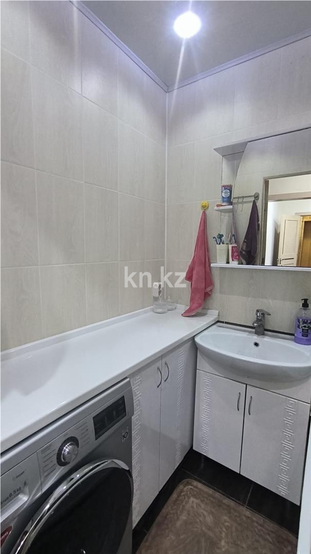 Продажа 3-комнатной квартиры, 64 м², мкр. Гульдер-1 в Караганде - фото 14