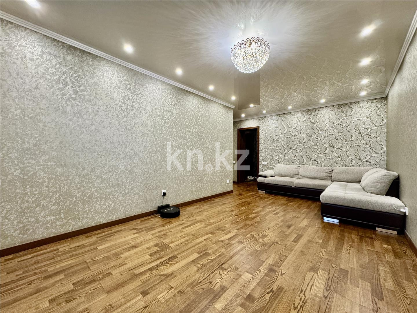 Продажа 4-комнатной квартиры, 93 м² в Караганде