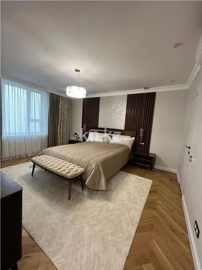 Продажа 4-комнатной квартиры, 135.6 м² в Алматы - фото 4