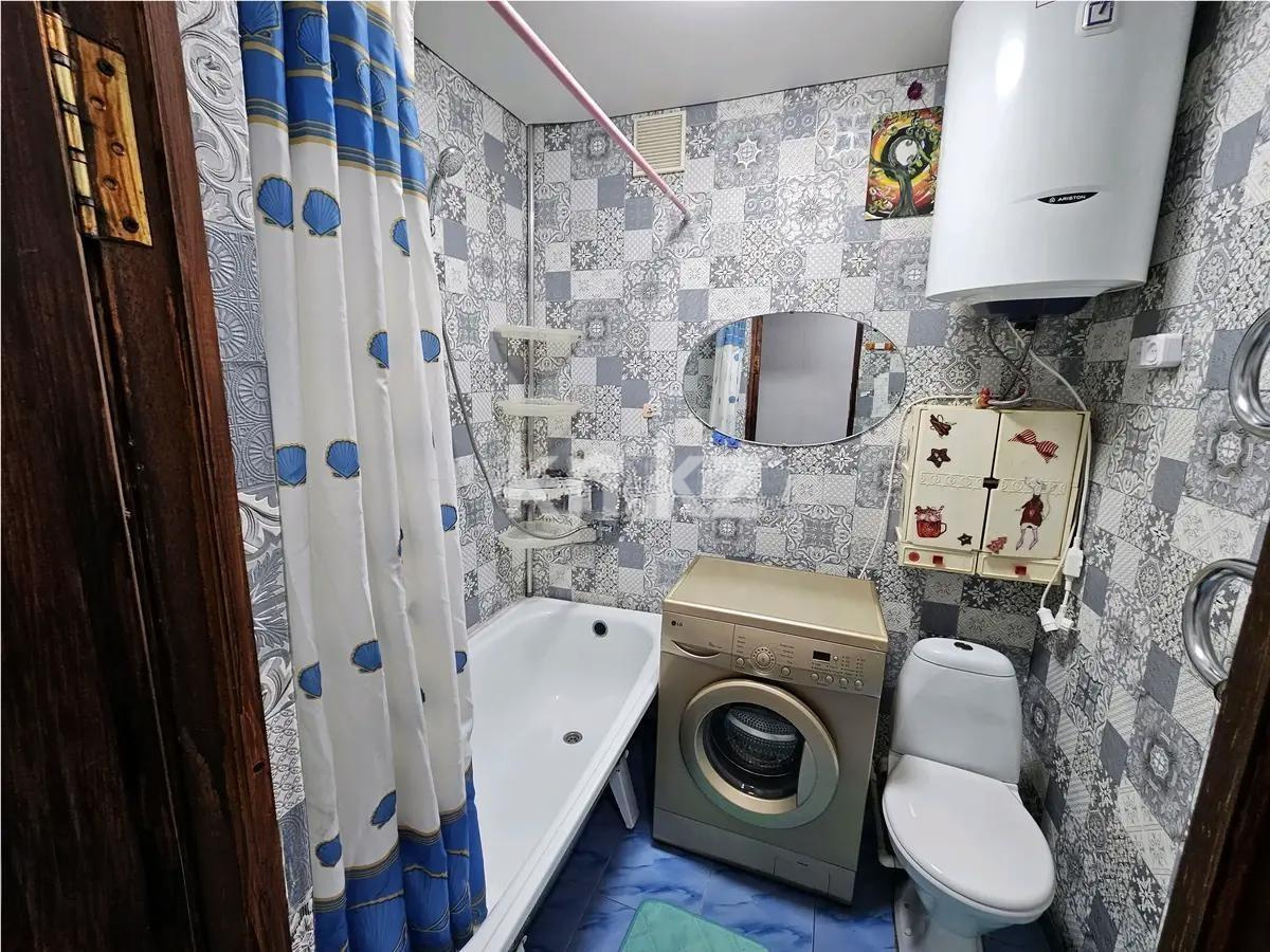 Продажа 1-комнатной квартиры, 32 м², мкр-н 21, дом  10 в Караганде - фото 4