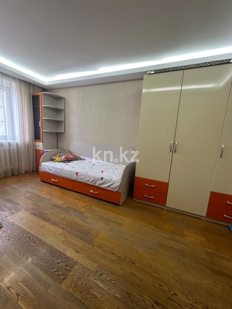 Продажа 4-комнатной квартиры, 76 м², пр. Республики, дом  18 в Караганде - фото 12