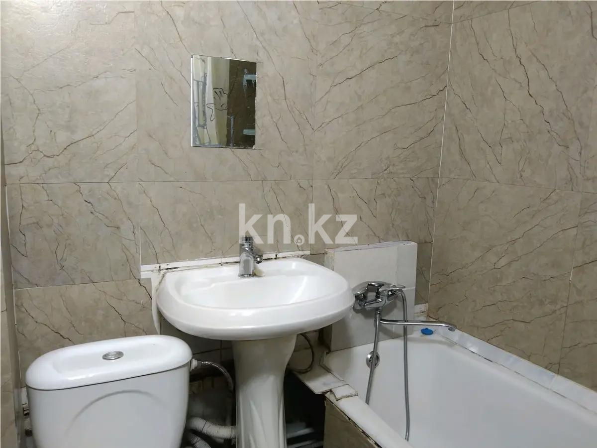 Продажа 2-комнатной квартиры, 44 м², мкр-н 8, дом  15 в Алматы - фото 4