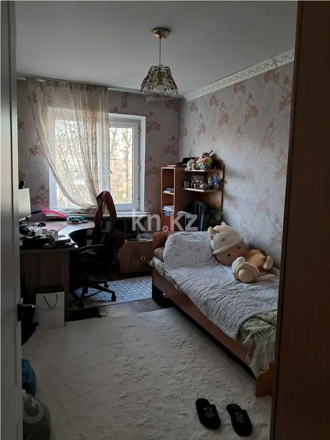 Продажа 3-комнатной квартиры, 58 м², 8 мкр., дом  27 в Алматы - фото 3