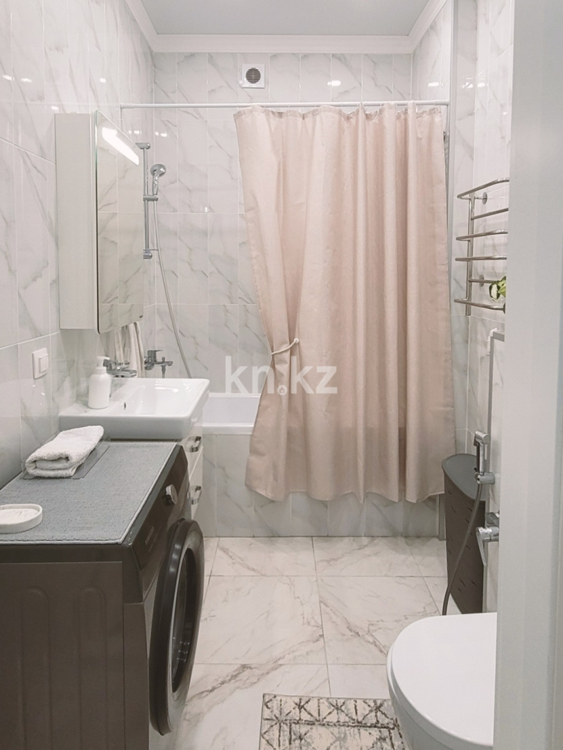 Аренда 1-комнатной квартиры посуточно, 48 м², ул. Аль-Фараби в Астане - фото 8