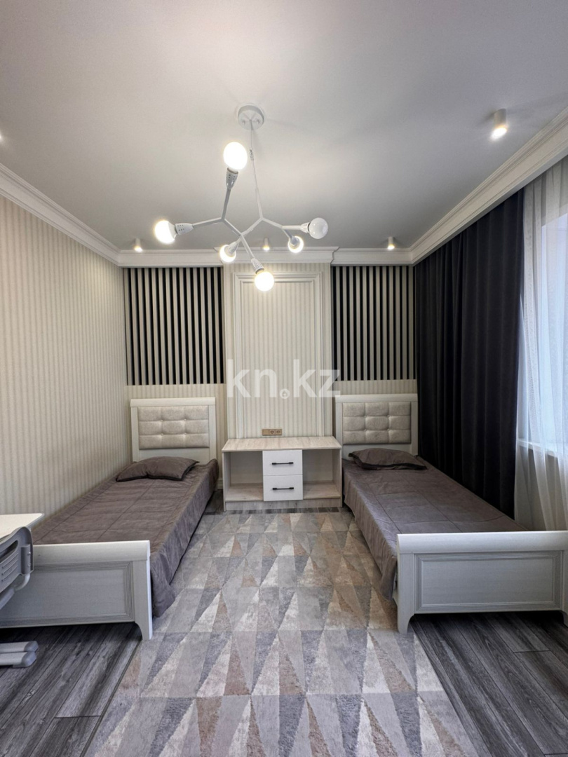 Продажа 4-комнатной квартиры, 107.6 м², пр. Шахтеров, дом  52Б в Караганде - фото 8