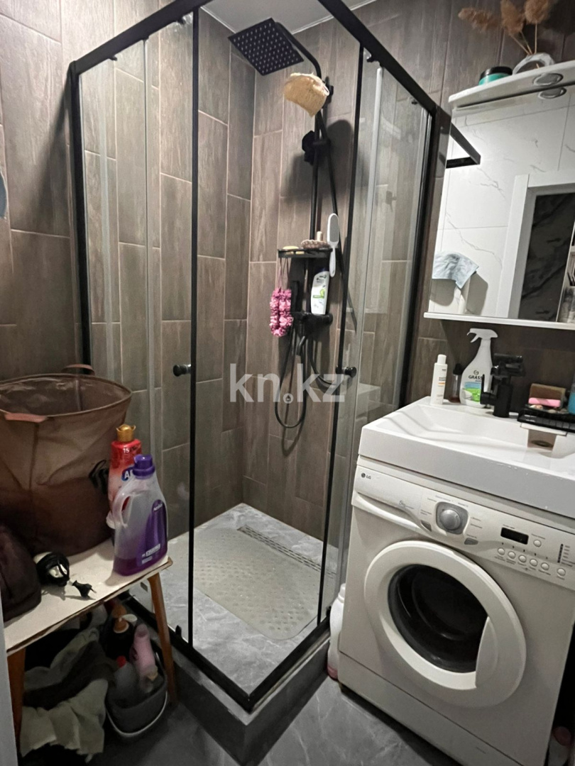 Продажа 3-комнатной квартиры, 63 м², ул. Тюленина в Уральске - фото 11