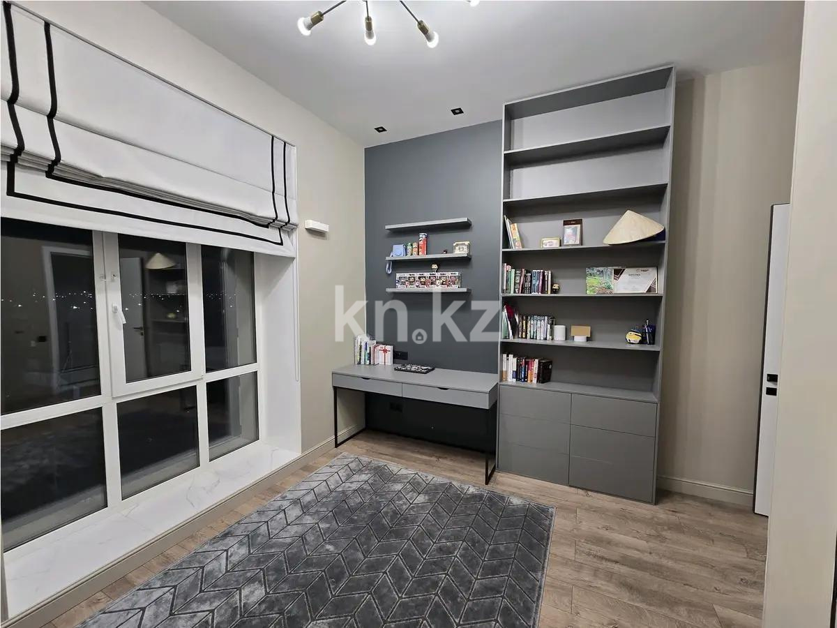 Продажа 4-комнатной квартиры, 150 м², ул. Аманжолова, дом  20 в Астане - фото 4