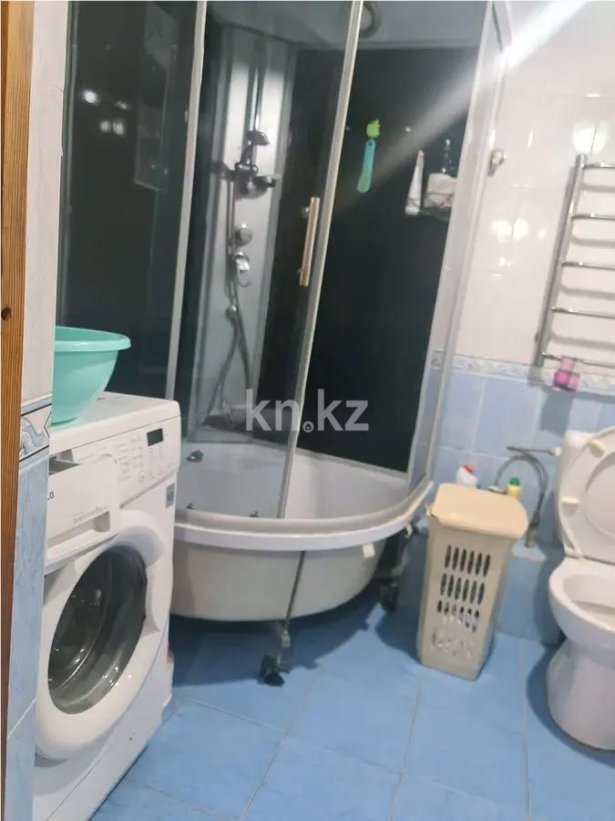 Продажа 4-комнатной квартиры, 76 м², пр. Абылай хана, дом  59 в Алматы - фото 4