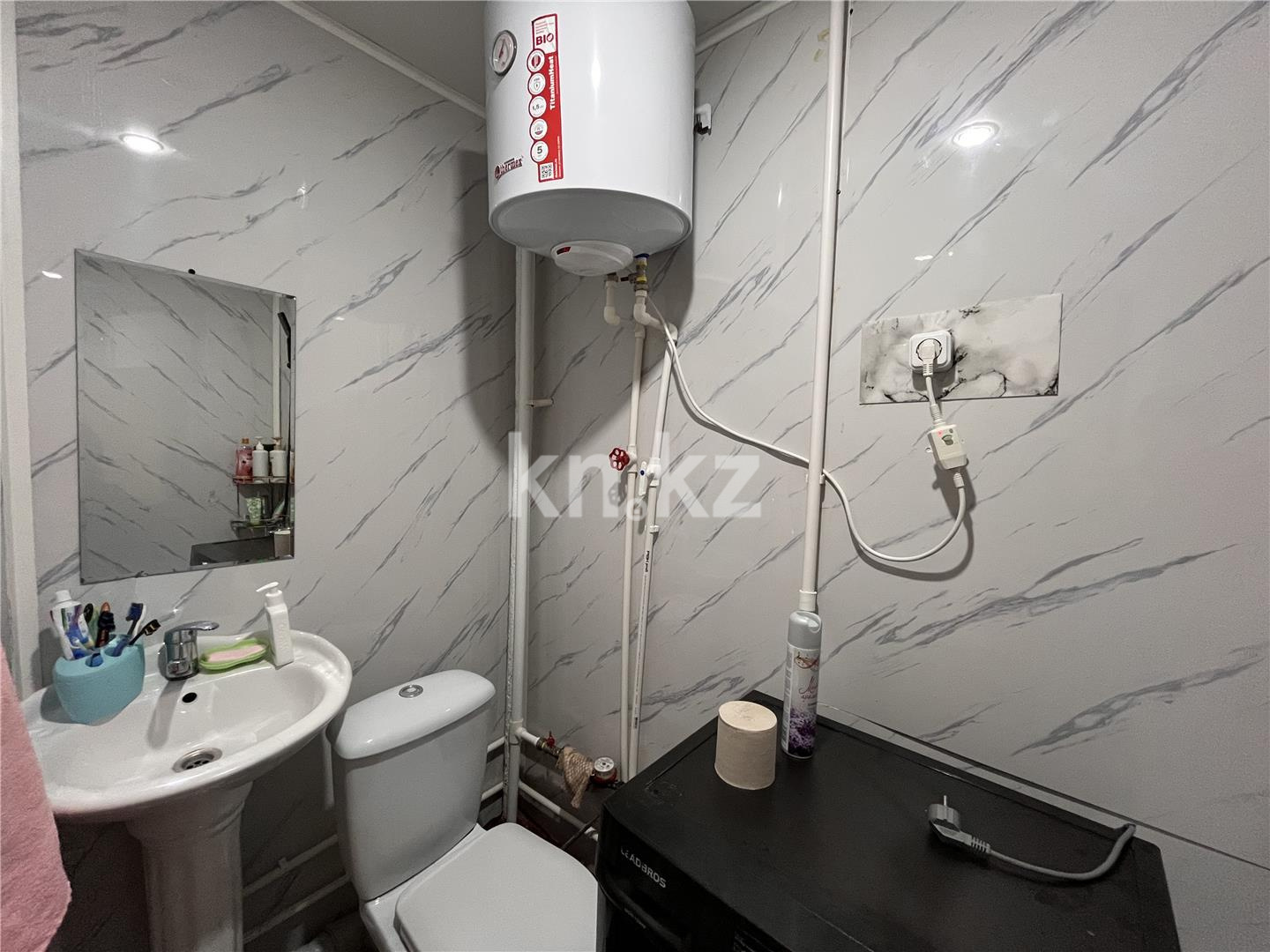 Продажа 3-комнатной квартиры, 58 м², 14-й мкр., дом  16 в Караганде - фото 10