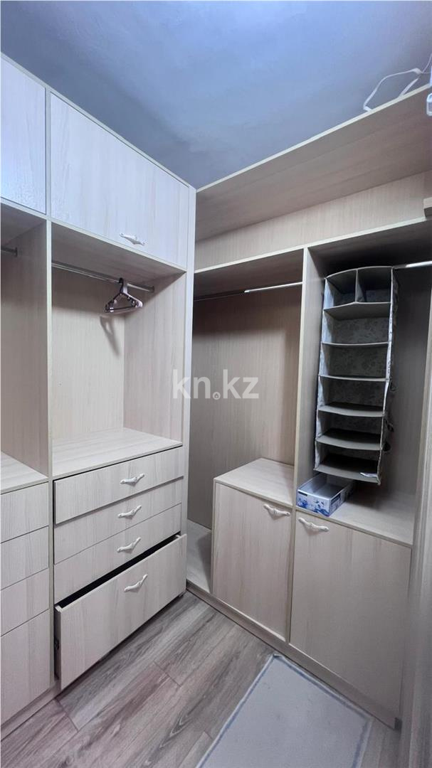 Продажа 3-комнатной квартиры, 96 м², ул. Абая, дом  61/2 в Караганде - фото 8