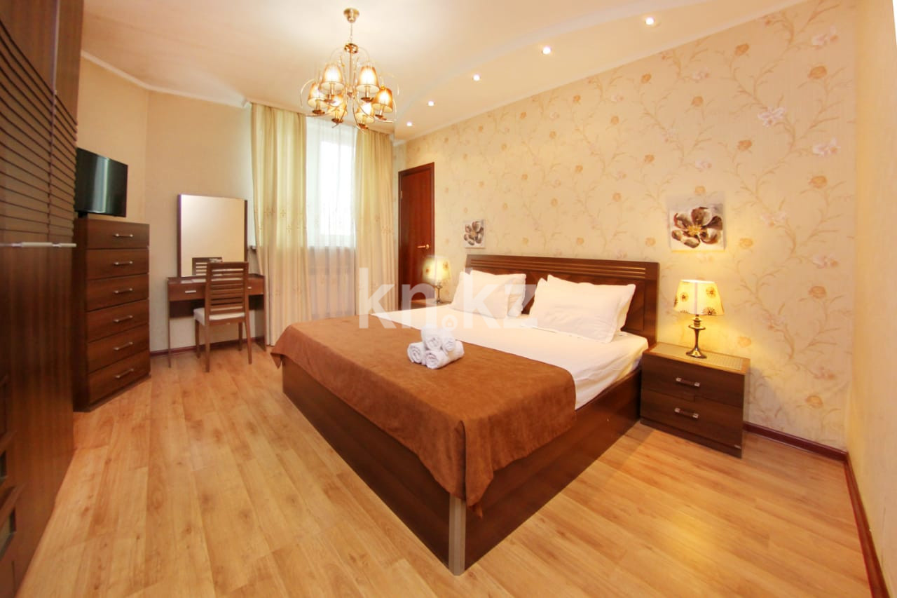 Аренда 2-комнатной квартиры посуточно, 70 м², ул. Хусаинова, дом  225 в Алматы