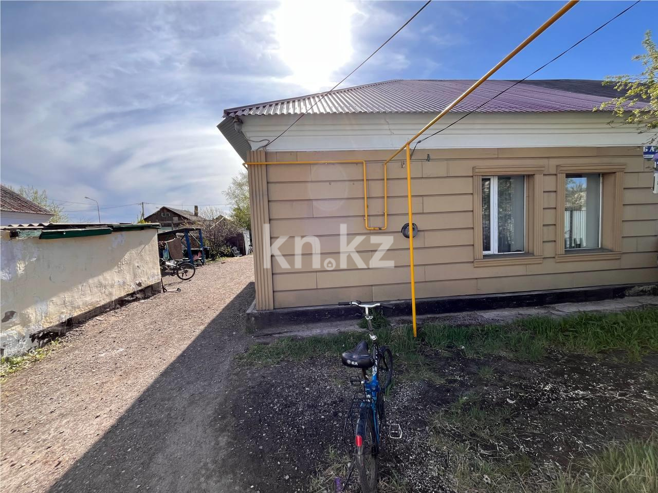 Продажа 4-комнатного дома, 80 м², ул. Бадина в Караганде