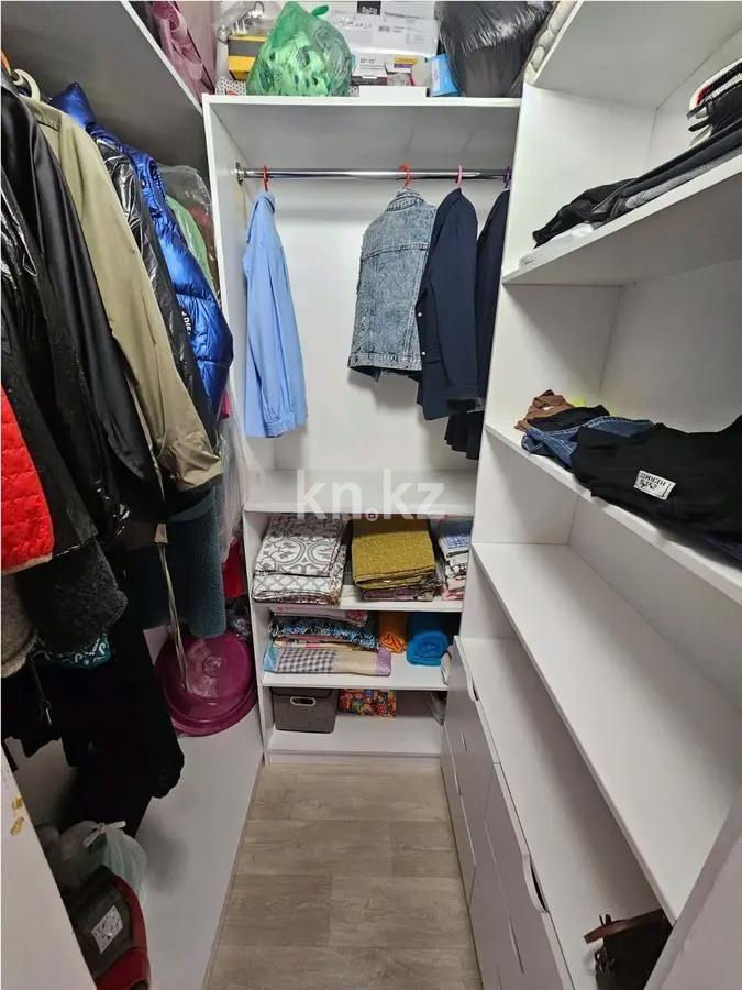 Продажа 2-комнатной квартиры, 70 м², ул. Момышулы, дом  24 в Караганде - фото 6