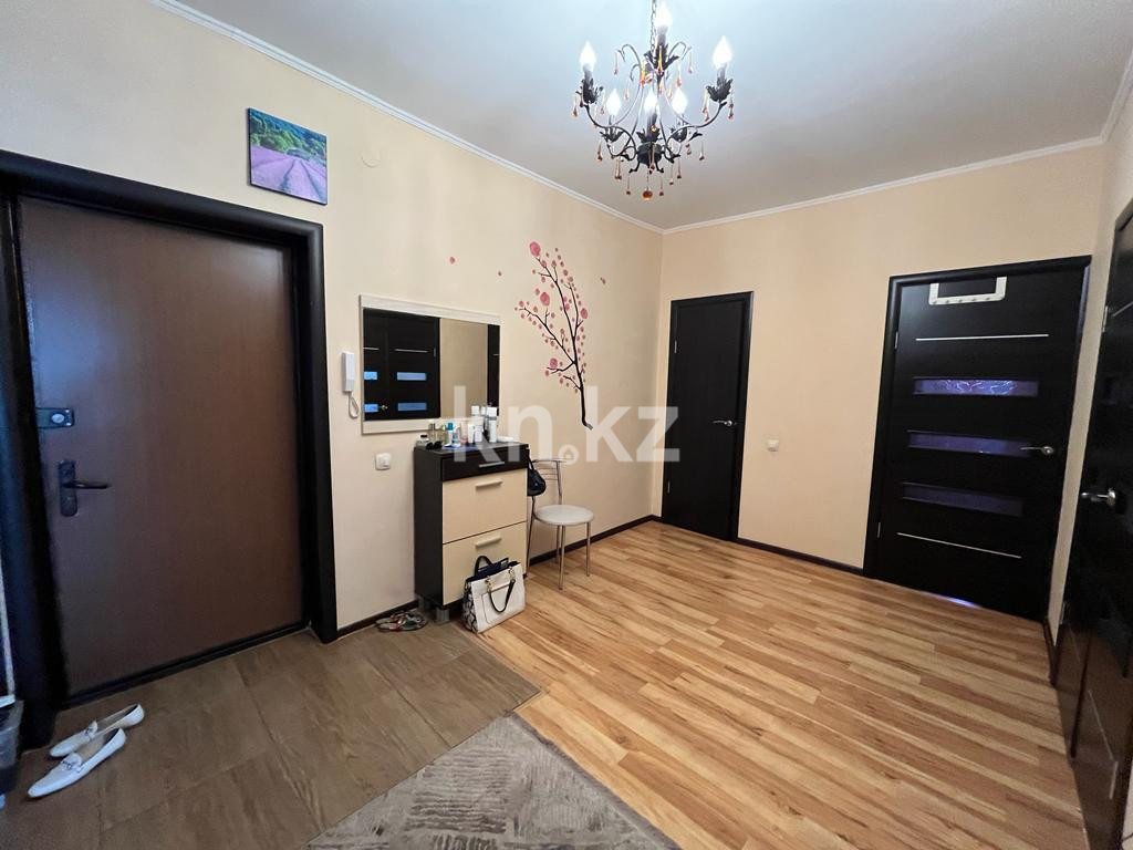 Продажа 2-комнатной квартиры, 65 м², пр. Шахтеров в Караганде - фото 9