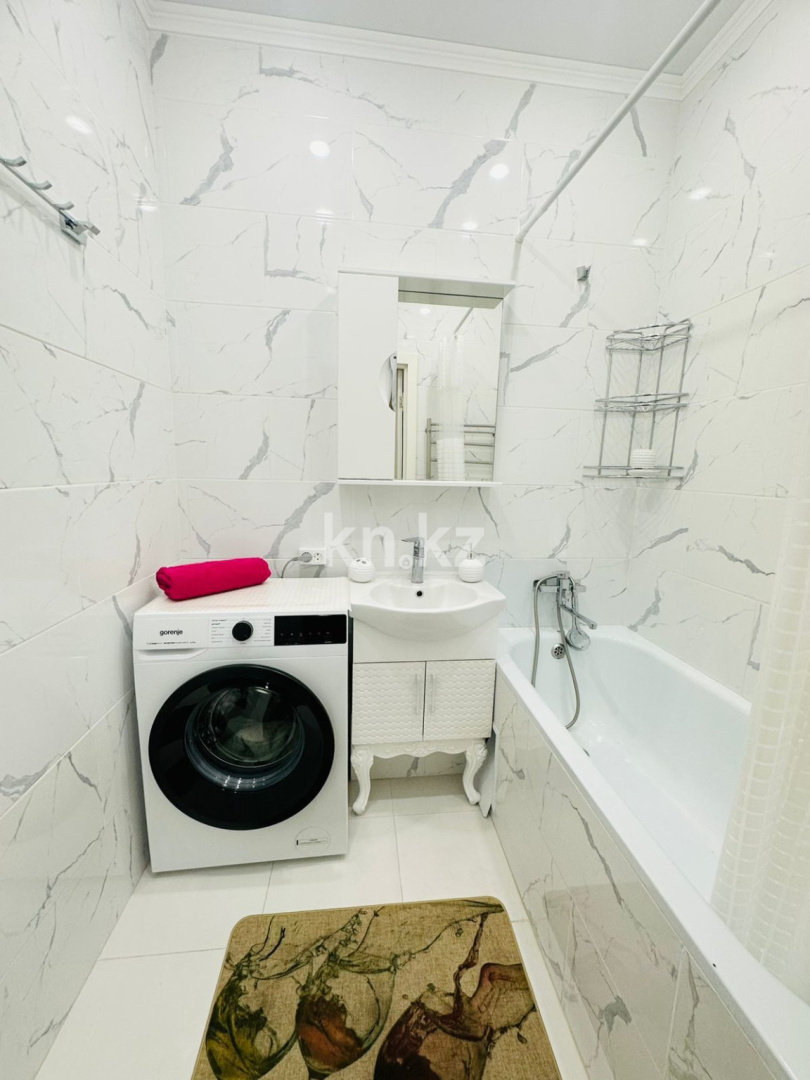 Аренда 2-комнатной квартиры посуточно, 54 м², мкр-н Аксай-4, дом  15 - ул. Жубанова в Алматы - фото 8