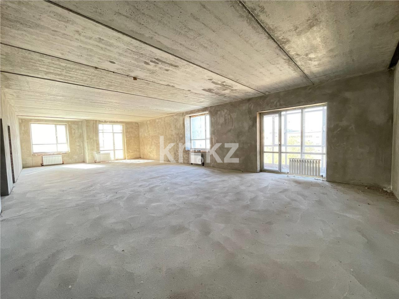 Продажа 4-комнатной квартиры, 137 м², 137 учетный квартал в Караганде