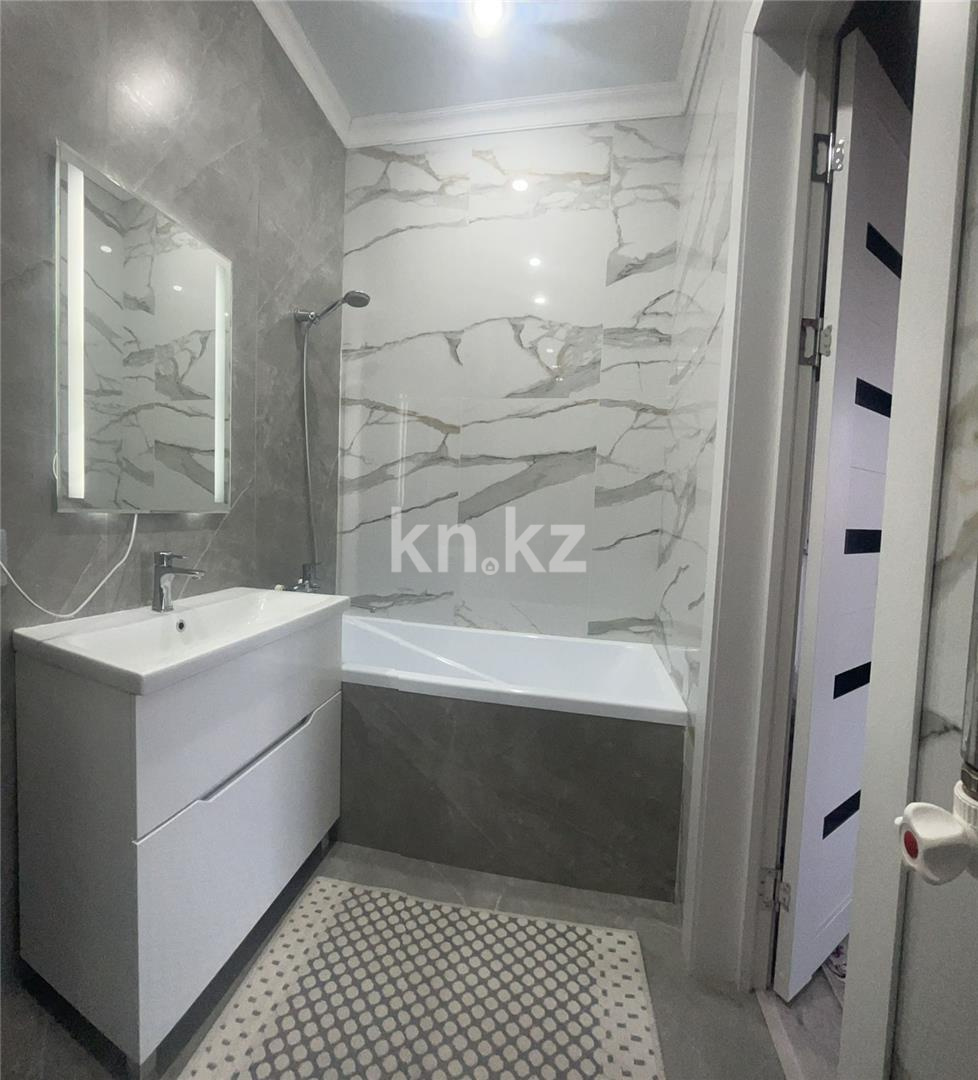 Продажа 3-комнатной квартиры, 63 м², ул. Ашимова в Караганде - фото 7