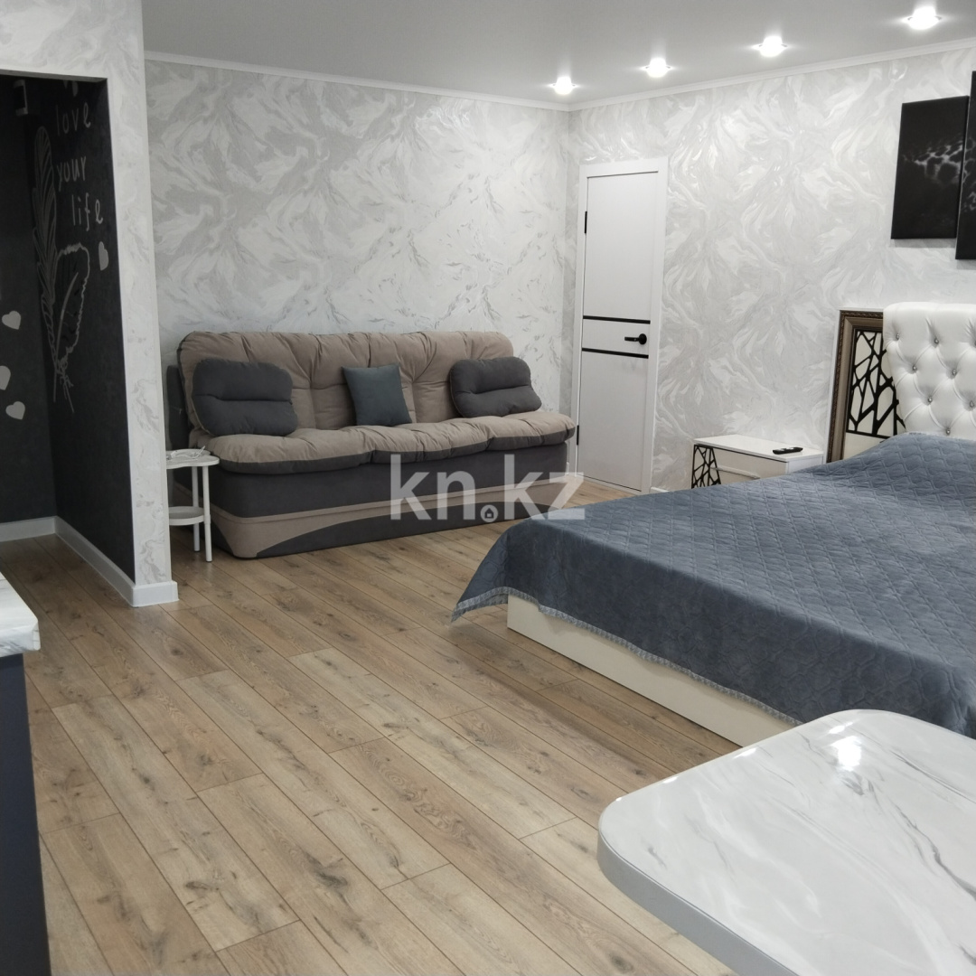 Аренда 1-комнатной квартиры посуточно, 32 м², Джамбула, дом  58 в Сарани - фото 2