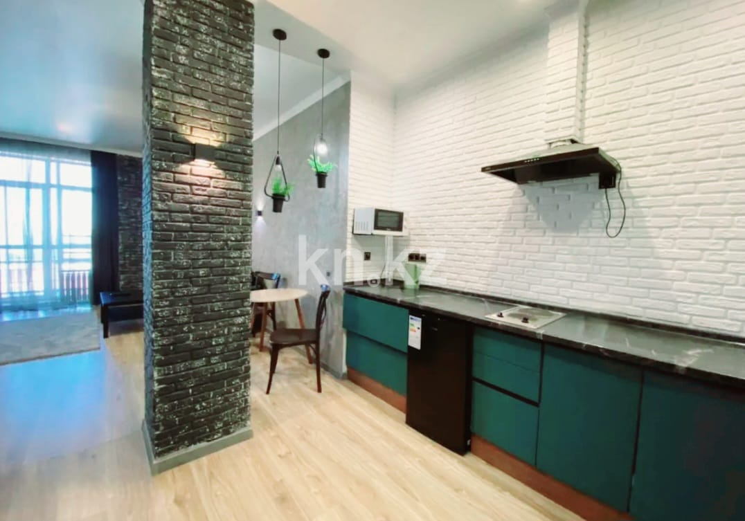 Продажа 3-комнатной квартиры, 104 м², ул. Комиссарова, дом  10/3 в Караганде - фото 2