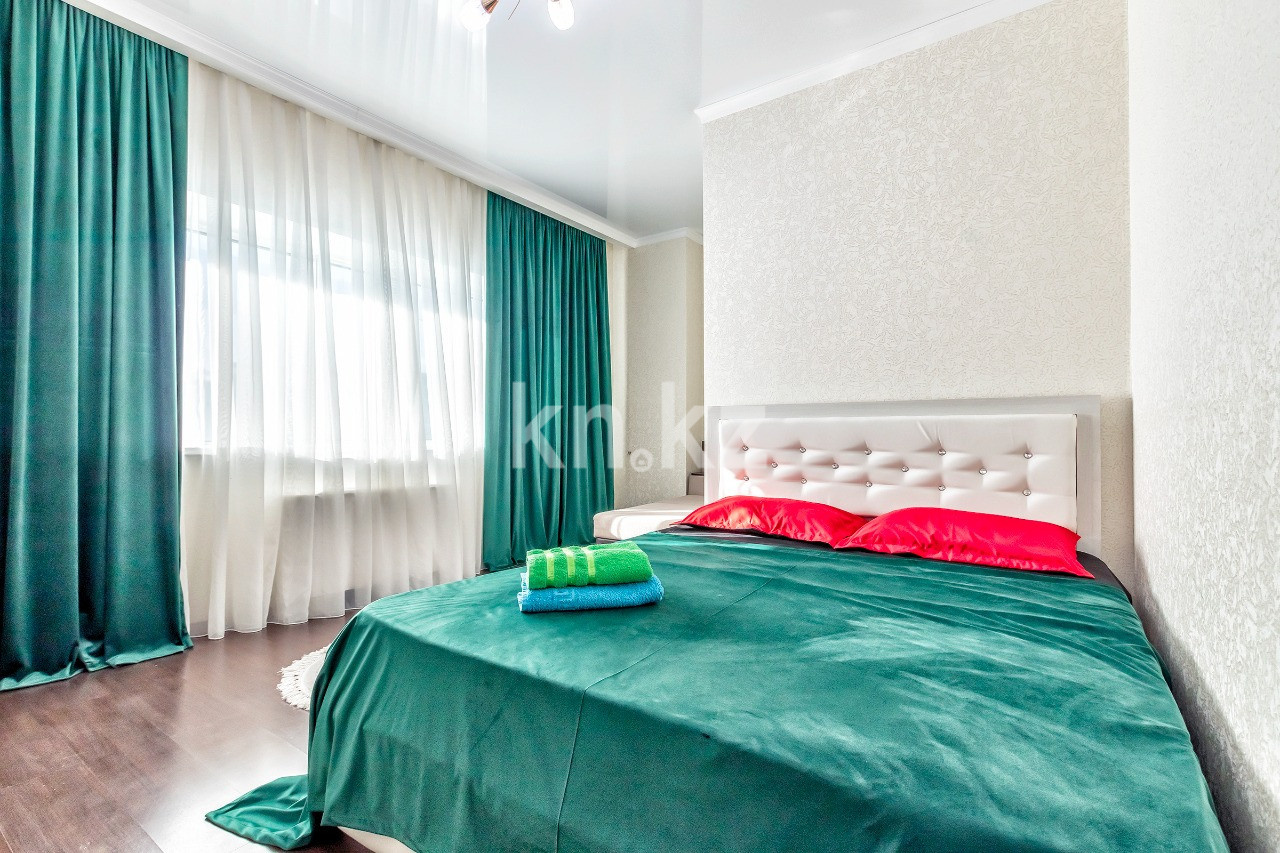 Аренда 2-комнатной квартиры посуточно, 60 м², ул. Достык, дом  5 - ул. Сауран в Астане