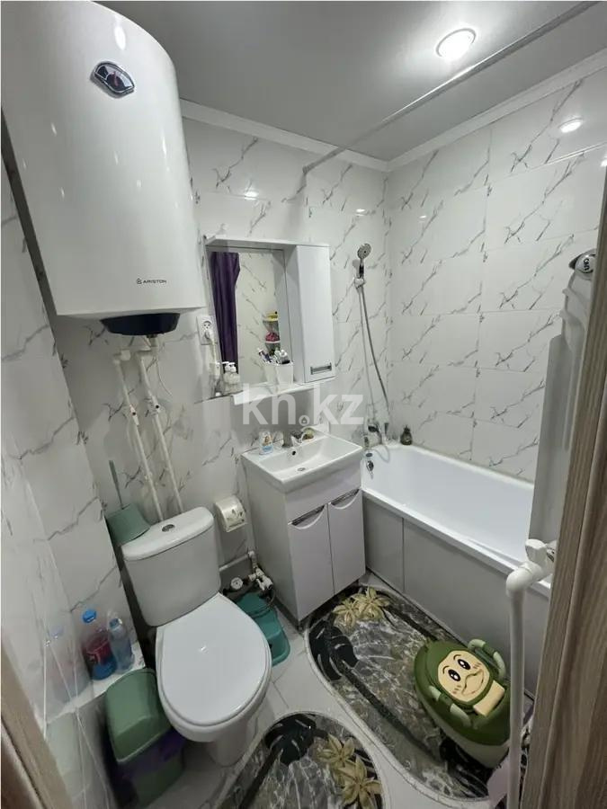 Продажа 3-комнатной квартиры, 48 м², 18 мкр., дом  22 в Караганде - фото 6