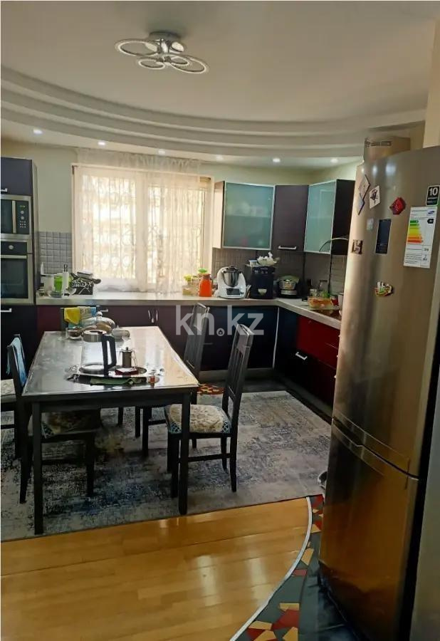 Продажа 4-комнатной квартиры, 160 м², ул. Жазылбека, дом  20 в Алматы - фото 2