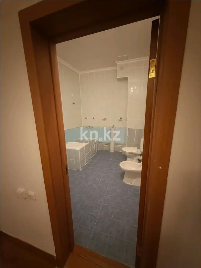 Продажа 2-комнатной квартиры, 89.4 м², ул. Басенова, дом  27а в Алматы - фото 7