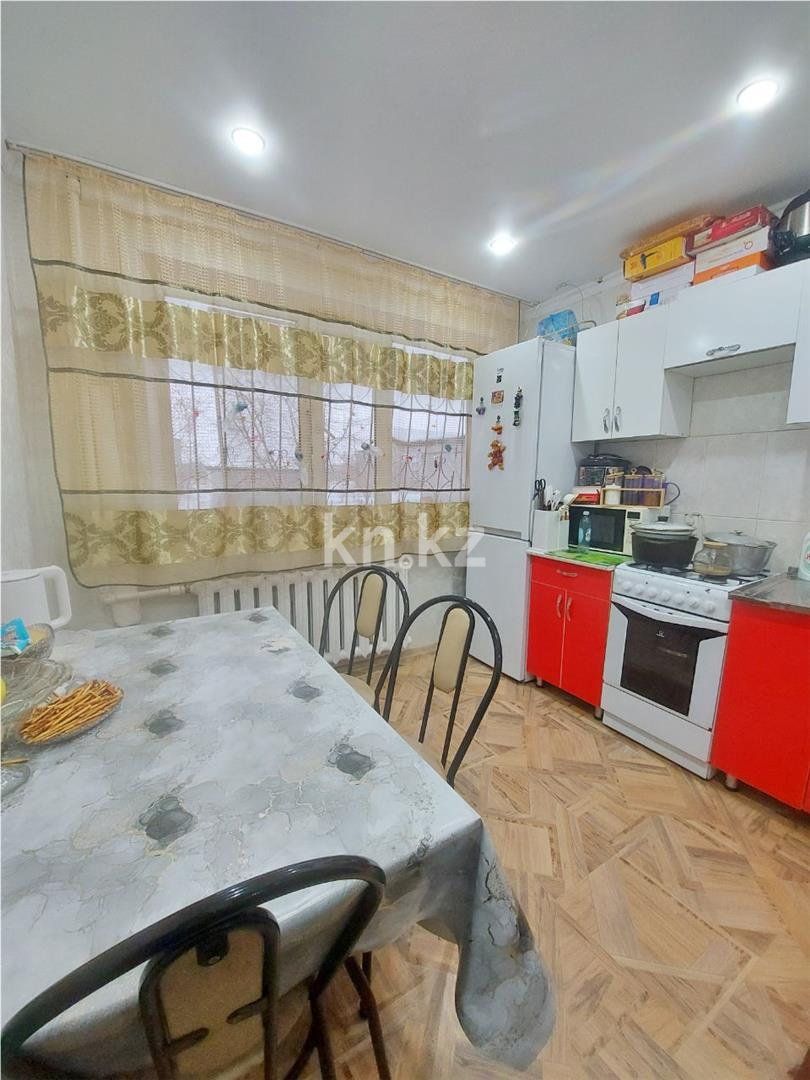 Продажа 2-комнатной квартиры, 54 м², 15 мкр., дом  37 в Караганде - фото 5